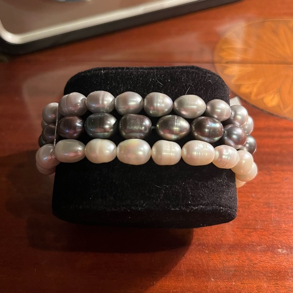 Fresh Water Pearls and Sterling Silver Bracelet - Picture 1 of 3